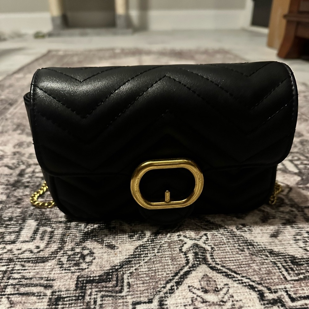 Black Quilted Mini Crossbody – Gold Chain